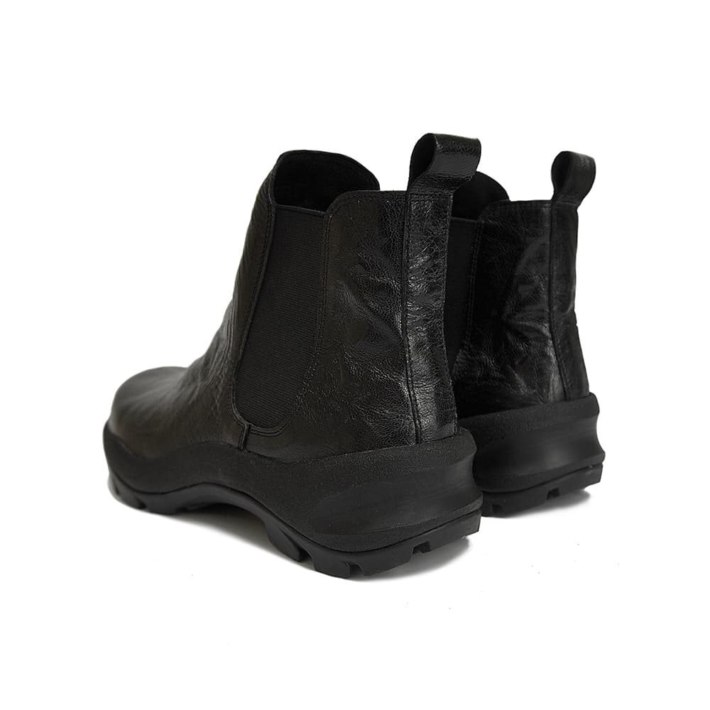 Tracker High Black 상세