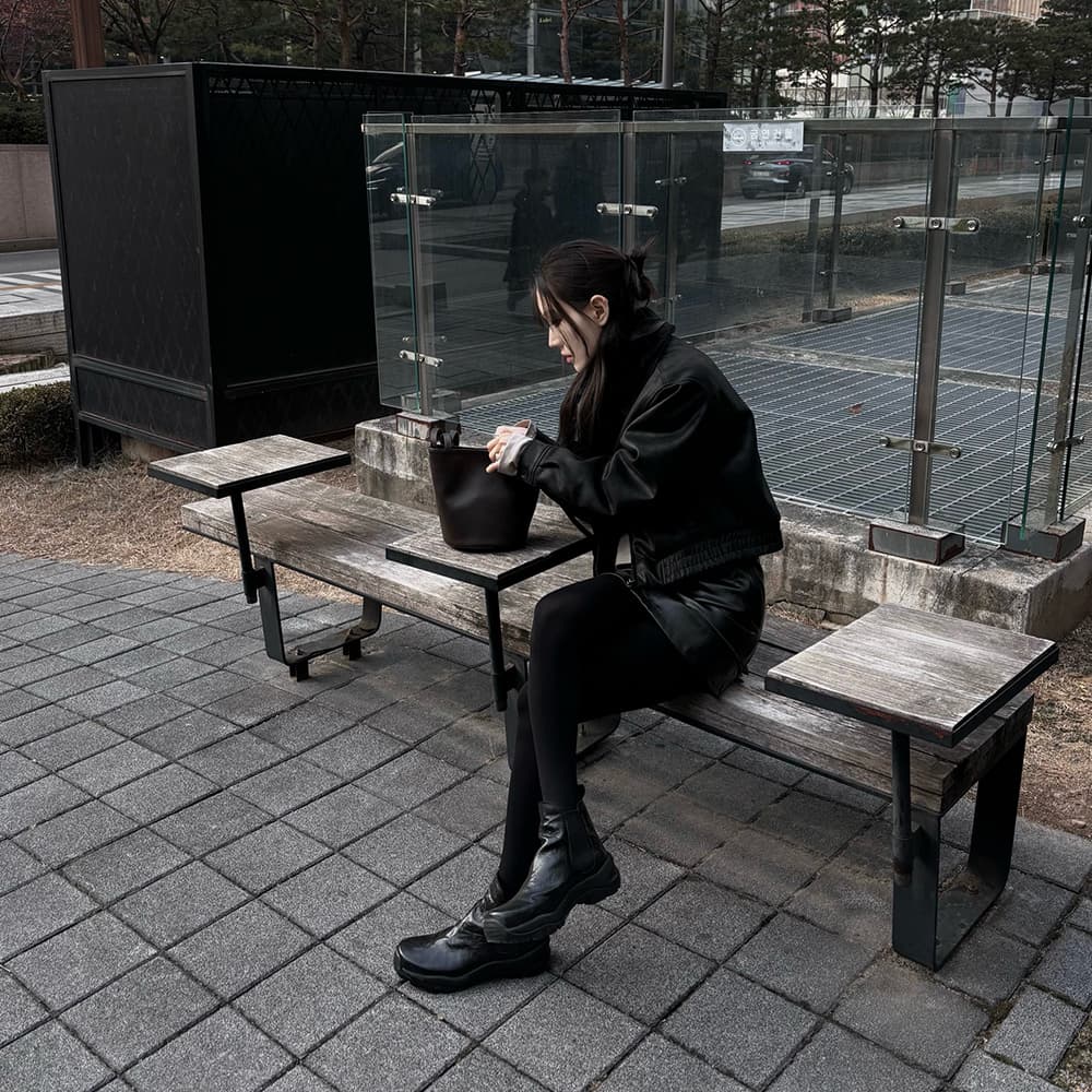 Tracker High Black 상세