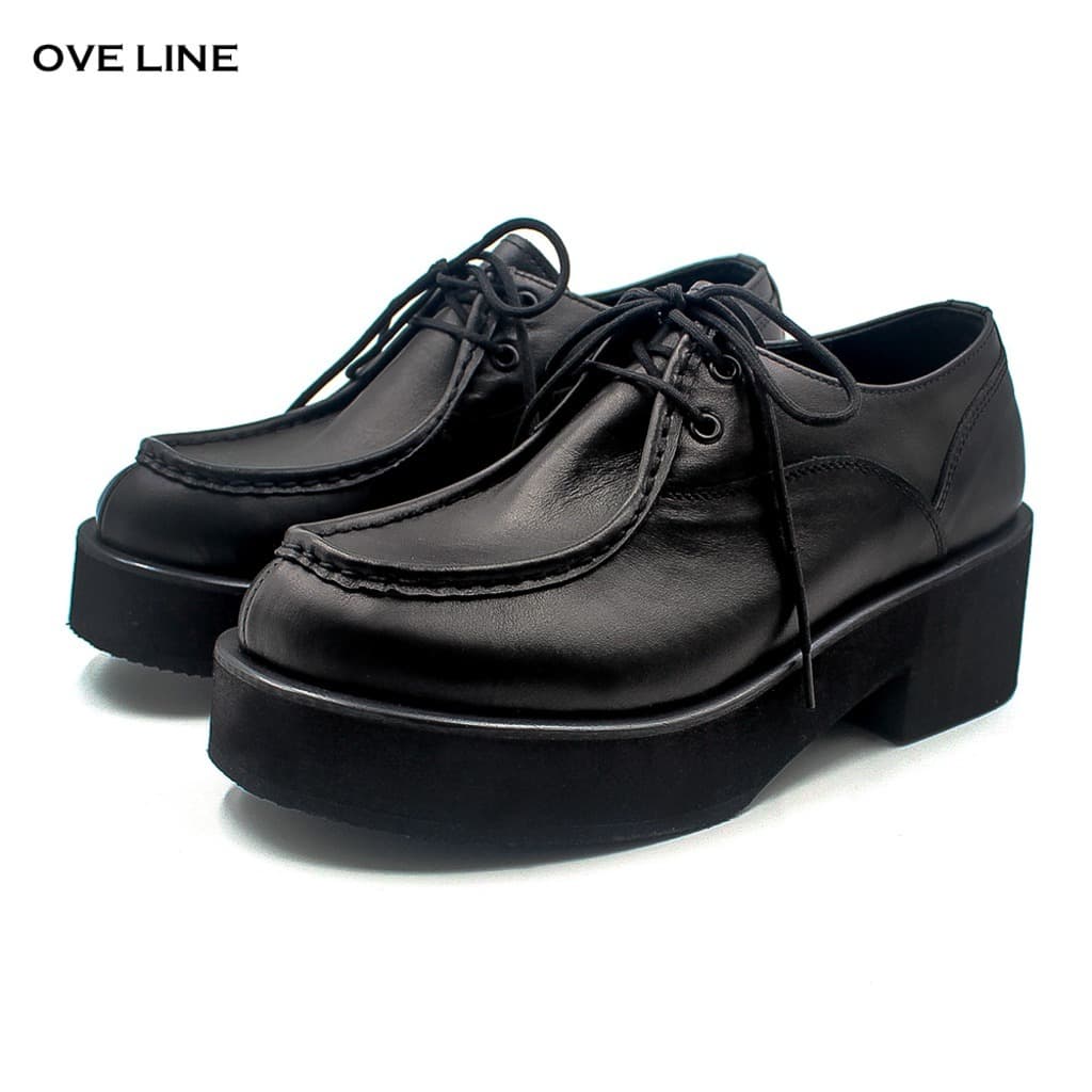 Lyon Black styling