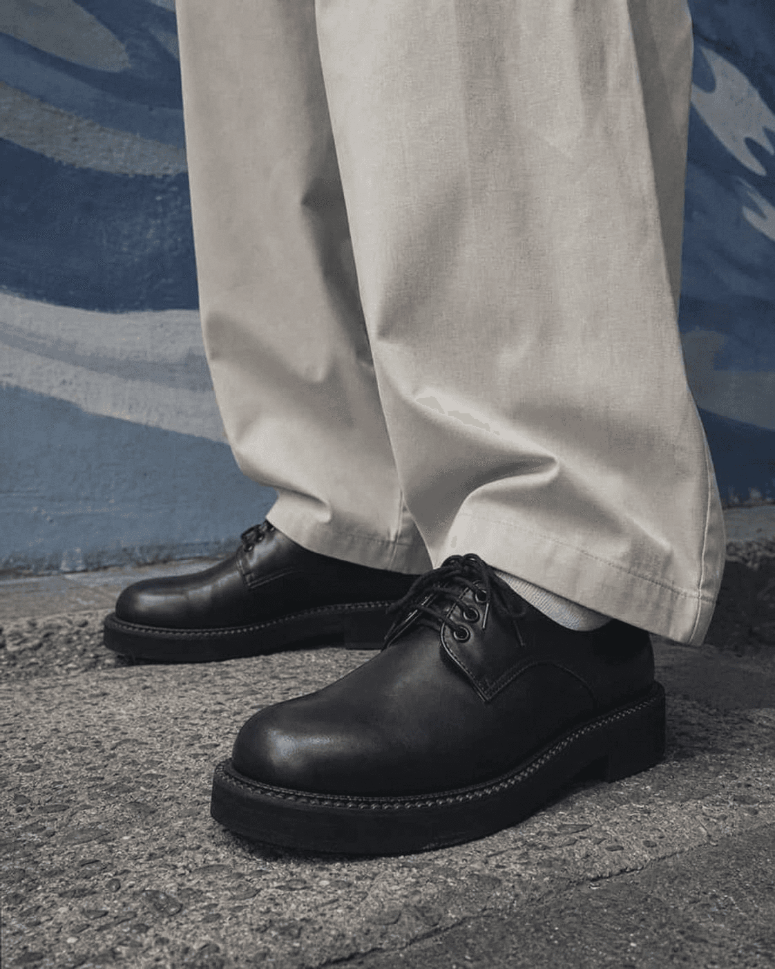 Classic Noir styling