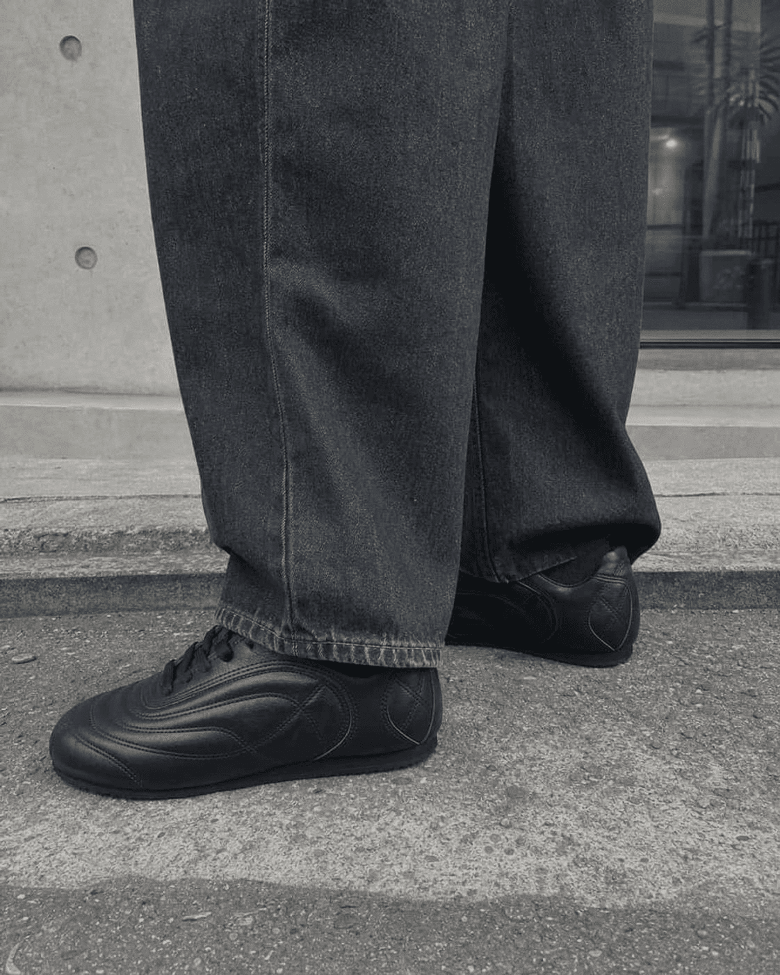 Aterre Black styling